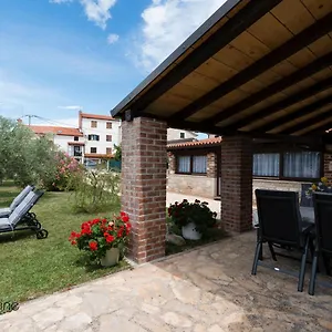 Charming Stone By The Sea Ferienhaus Umag